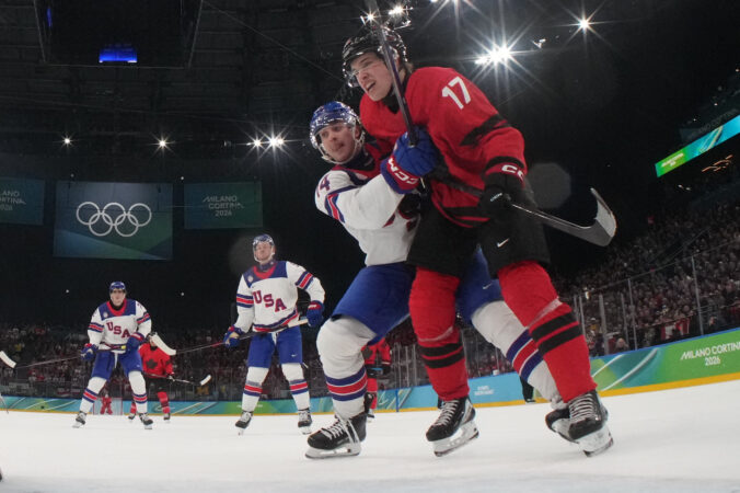 Hokej finále na olympiáde: Kanada - USA (fotografie)
