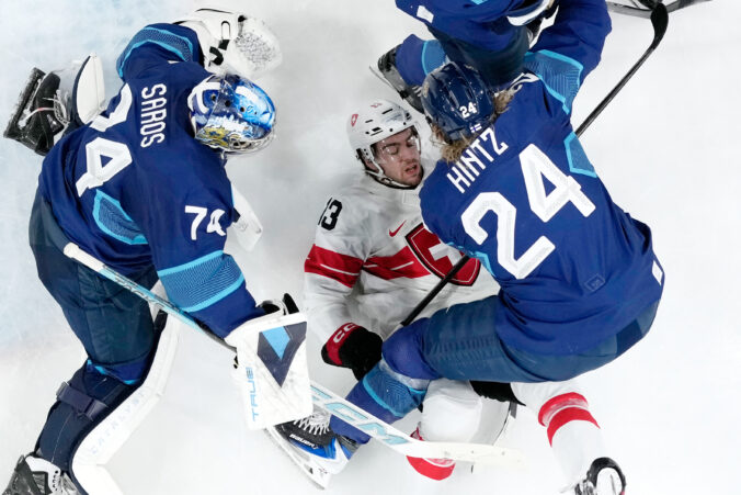 Hokej štvrťfinále Fínsko - Švajčiarsko na olympiáde