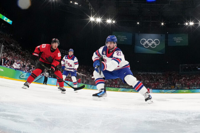 Hokej finále na olympiáde: Kanada - USA (fotografie)