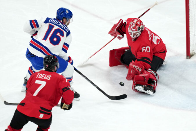 Hokej finále na olympiáde: Kanada - USA (fotografie)