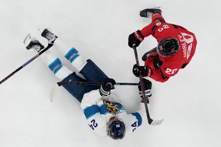 Hokej - semifinále: Kanada - Fínsko (fotografie)