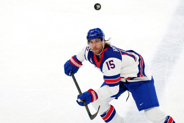 Hokej finále na olympiáde: Kanada - USA (fotografie)