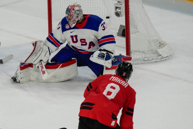 Hokej finále na olympiáde: Kanada - USA (fotografie)