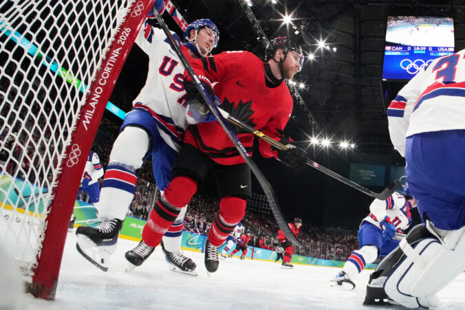 Hokej finále na olympiáde: Kanada - USA (fotografie)