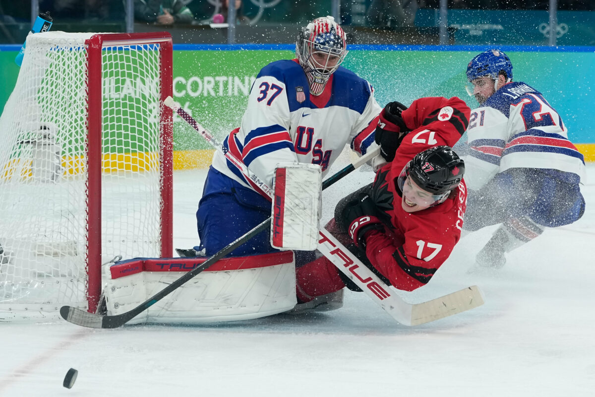 Hokej finále na olympiáde: Kanada - USA (fotografie)