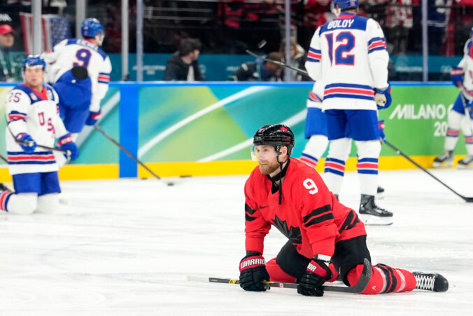 Hokej finále na olympiáde: Kanada - USA (fotografie)