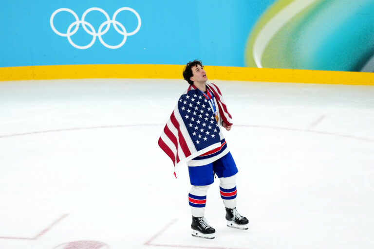 Hokej finále na olympiáde: Kanada - USA (fotografie)