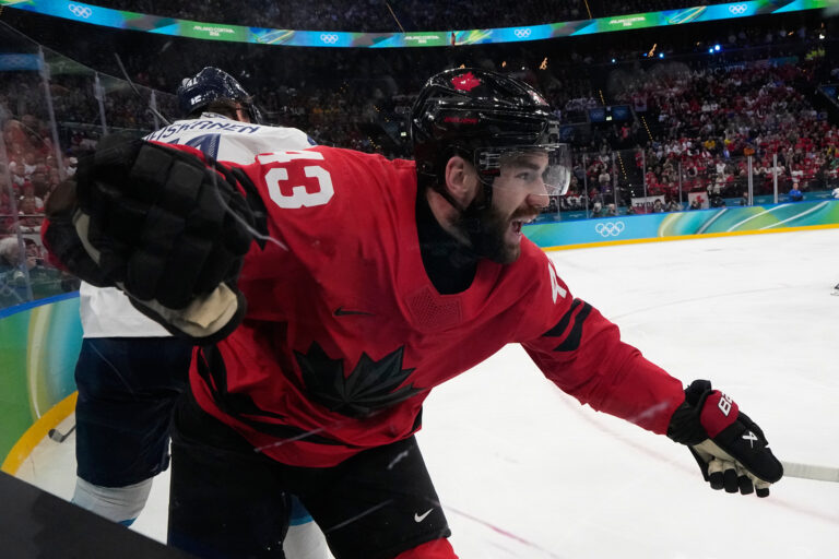 Hokej - semifinále: Kanada - Fínsko (fotografie)