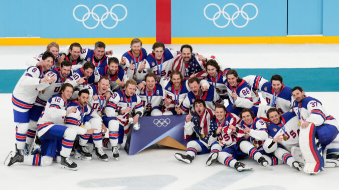 Hokej finále na olympiáde: Kanada - USA (fotografie)