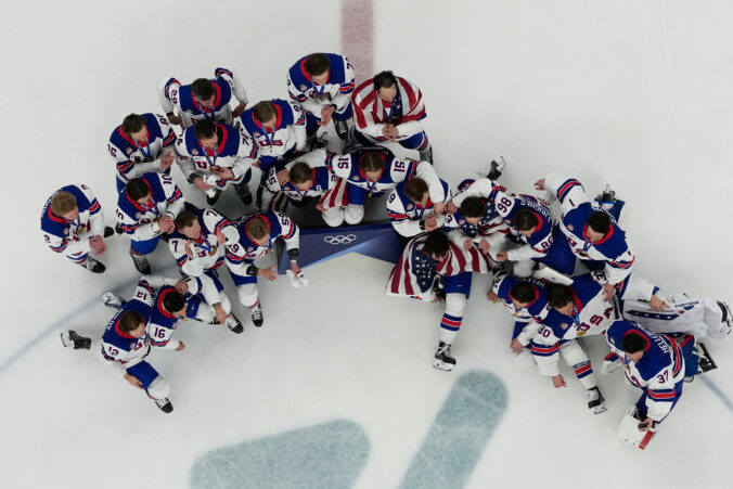 Hokej finále na olympiáde: Kanada - USA (fotografie)