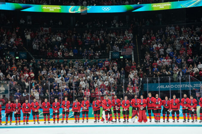Hokej finále na olympiáde: Kanada - USA (fotografie)