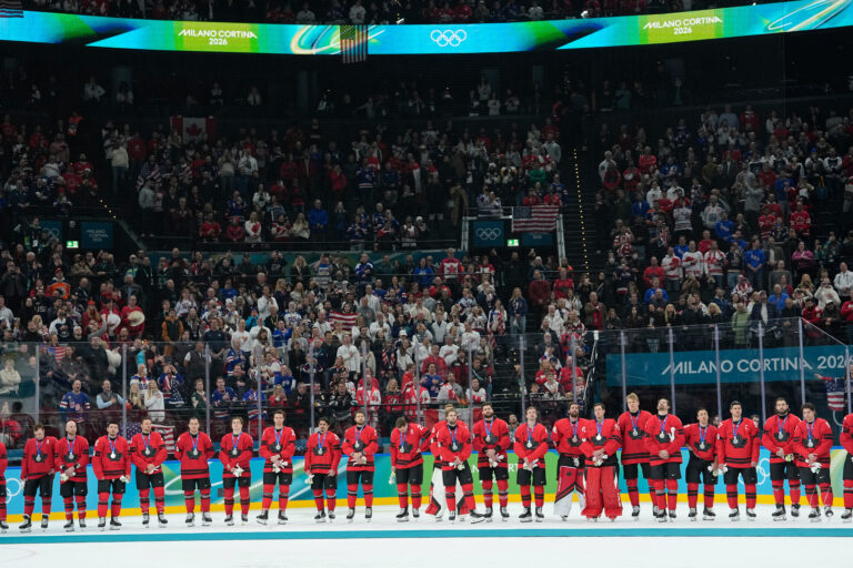 Hokej finále na olympiáde: Kanada - USA (fotografie)