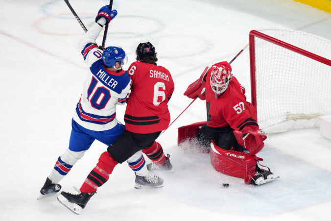 Hokej finále na olympiáde: Kanada - USA (fotografie)