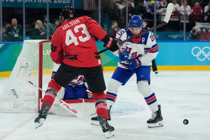 Hokej finále na olympiáde: Kanada - USA (fotografie)