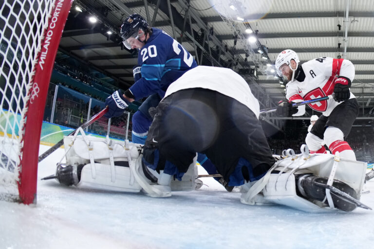 Hokej štvrťfinále Fínsko - Švajčiarsko na olympiáde