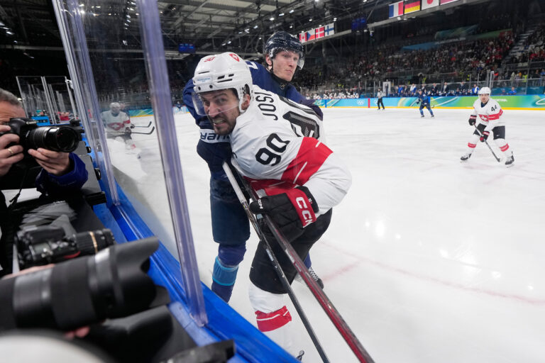 Hokej štvrťfinále Fínsko - Švajčiarsko na olympiáde