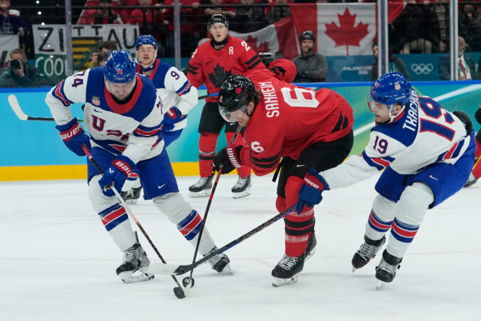 Hokej finále na olympiáde: Kanada - USA (fotografie)