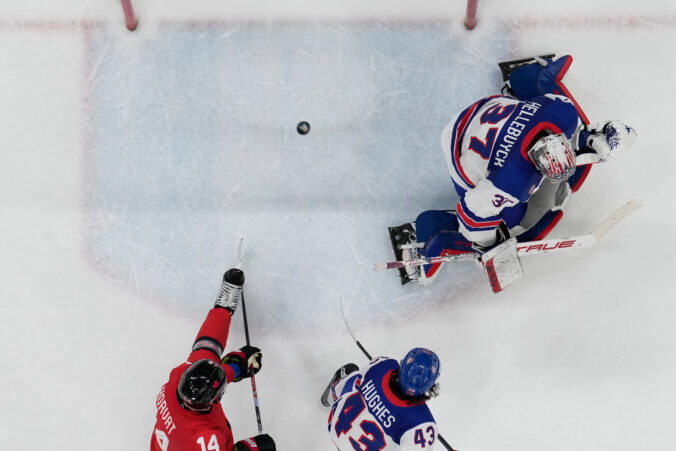 Hokej finále na olympiáde: Kanada - USA (fotografie)