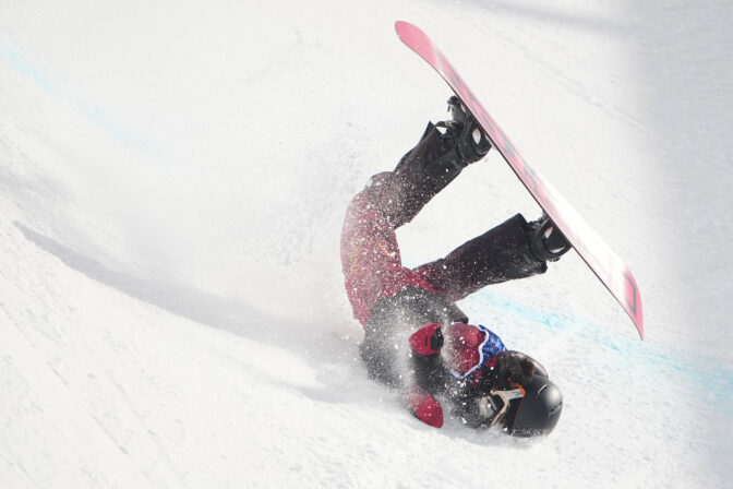 Čínska snoubordistka Liou Ťia jü mala ťažký pád v kvalifikácii pretekov na U rampe na zimnej olympiáde.
