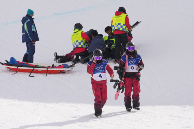 Čínska snoubordistka Liou Ťia jü mala ťažký pád v kvalifikácii pretekov na U rampe na zimnej olympiáde.