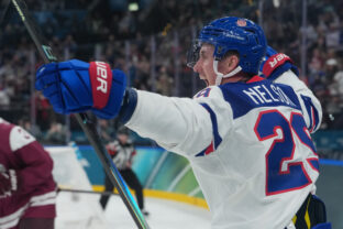 HOKEJ ZOH: USA - Lotyšsko