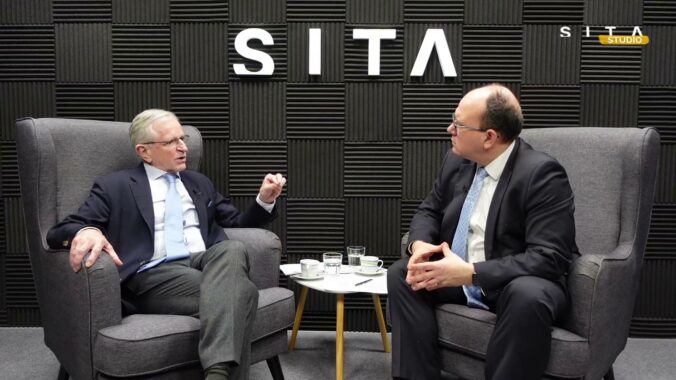 Bývalý rakúsky vicekancelár Wilhelm Molterer a Miroslav Wlachovský v podcaste Okno od sveta.