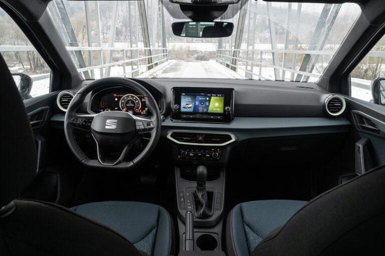 Seat Arona predná časť kabíny