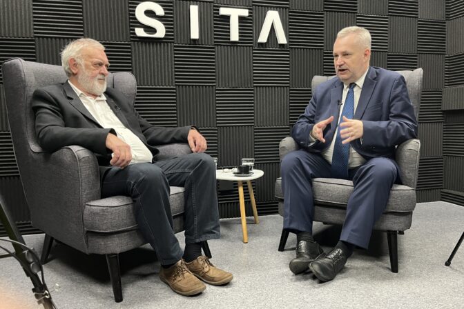 Poslanec Ondrej Dostál (SaS) počas rozhovoru pre SITA.ovoru pre sita.jpg