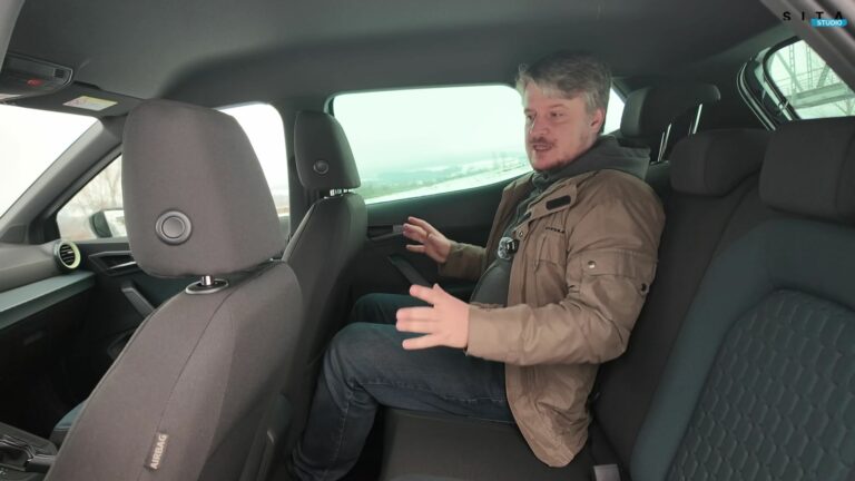 Seat Arona priestor na zadných sedadlách