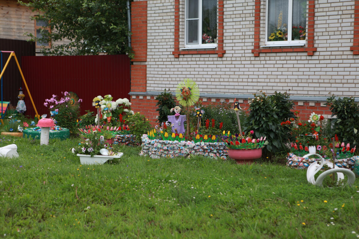 Gýč ako vyšitý. Bytové dekorácie, ktoré sa v roku 2026 hodia skôr do ...