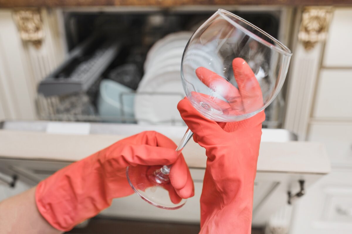 sklenený pohár z umývačky