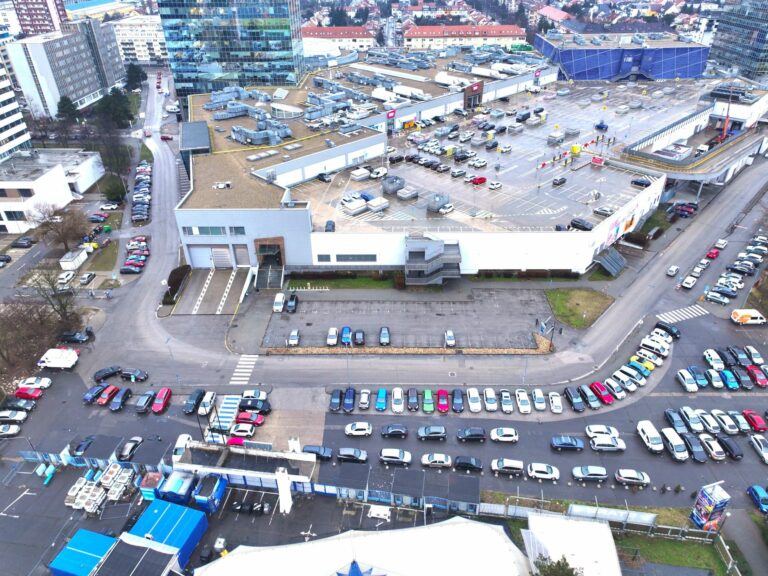 Pri jazere Kuchajda vyrastie tretia veža Polusu