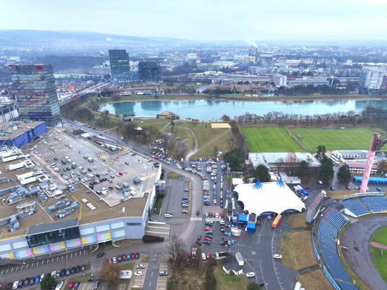 Pri jazere Kuchajda vyrastie tretia veža Polusu