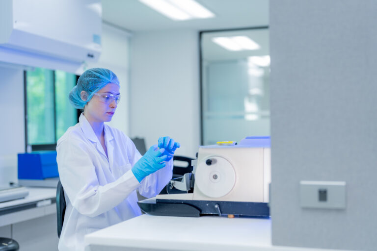 Lesný odpad ako zbraň proti znečisteniu môže pomôcť zbaviť vodu nebezpečných liekov