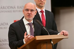 SAS: Riešenie výpovedí lekárov