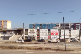 BRATISLAVA: Obnova okolia Domu služieb v Dúbravke