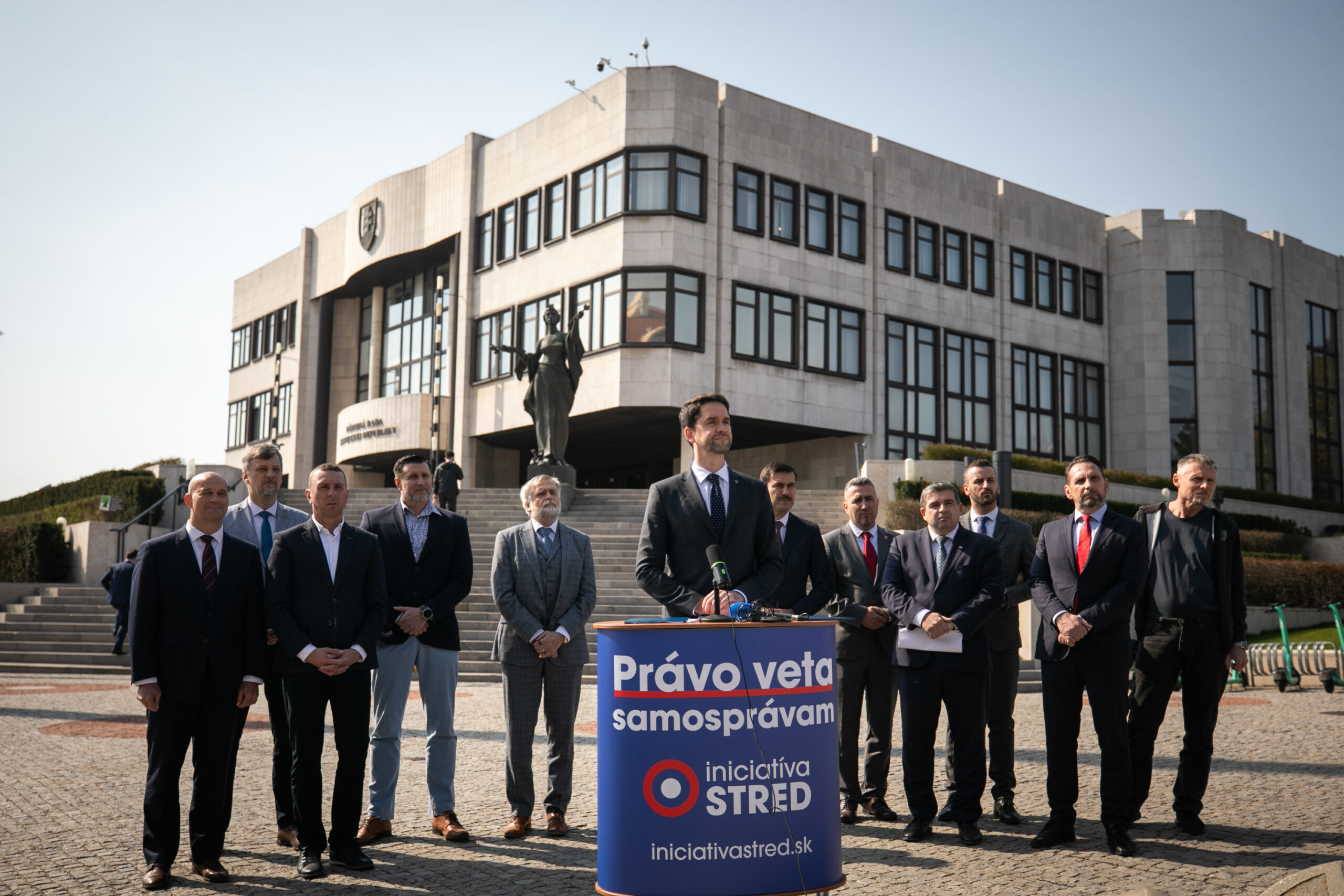 STRED: Právo veta samosprávam