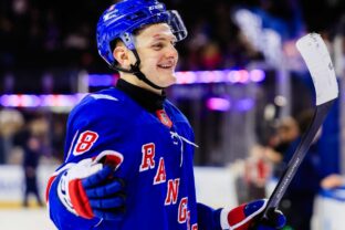 Adam Sýkora v drese tímu New York Rangers.