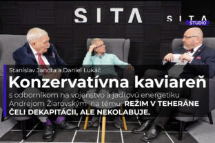 Andrej Žiarovský v rozhovore s Danielom Lukáčom a Stanislavom Janotom počas nahrávania video podcastu v Štúdiu SITA.