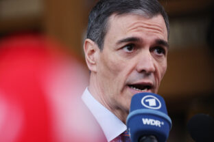 Španielsky premiér Pedro Sánchez