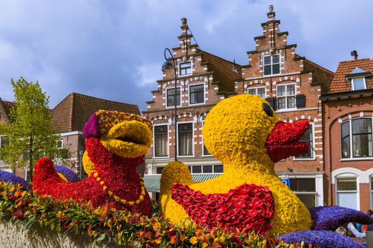 Kvetinový sprievod Bloemencorso patrí medzi najväčšie jarné podujatia v Holandsku.