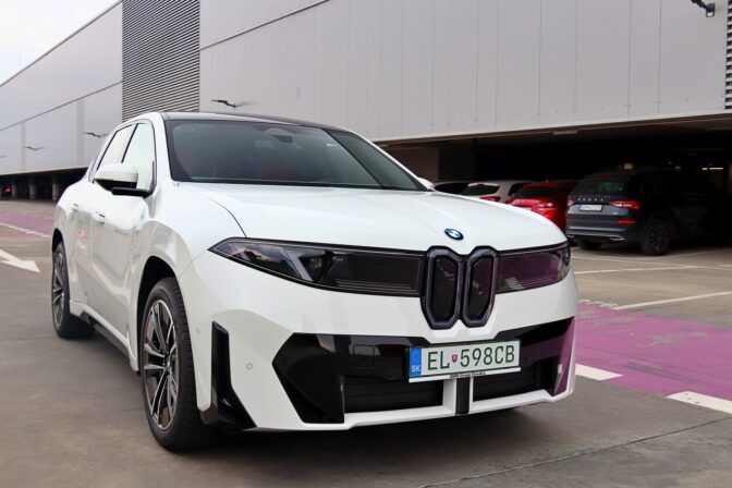 Bmw_ix3_04.jpg