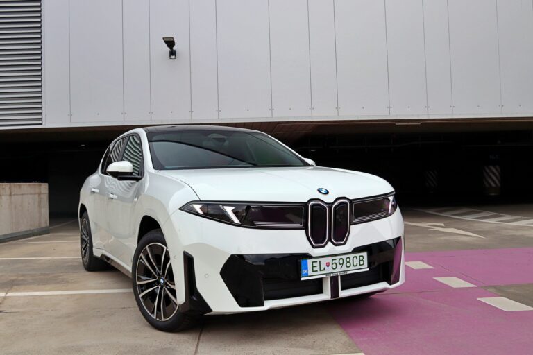 Bmw_ix3_29.jpg