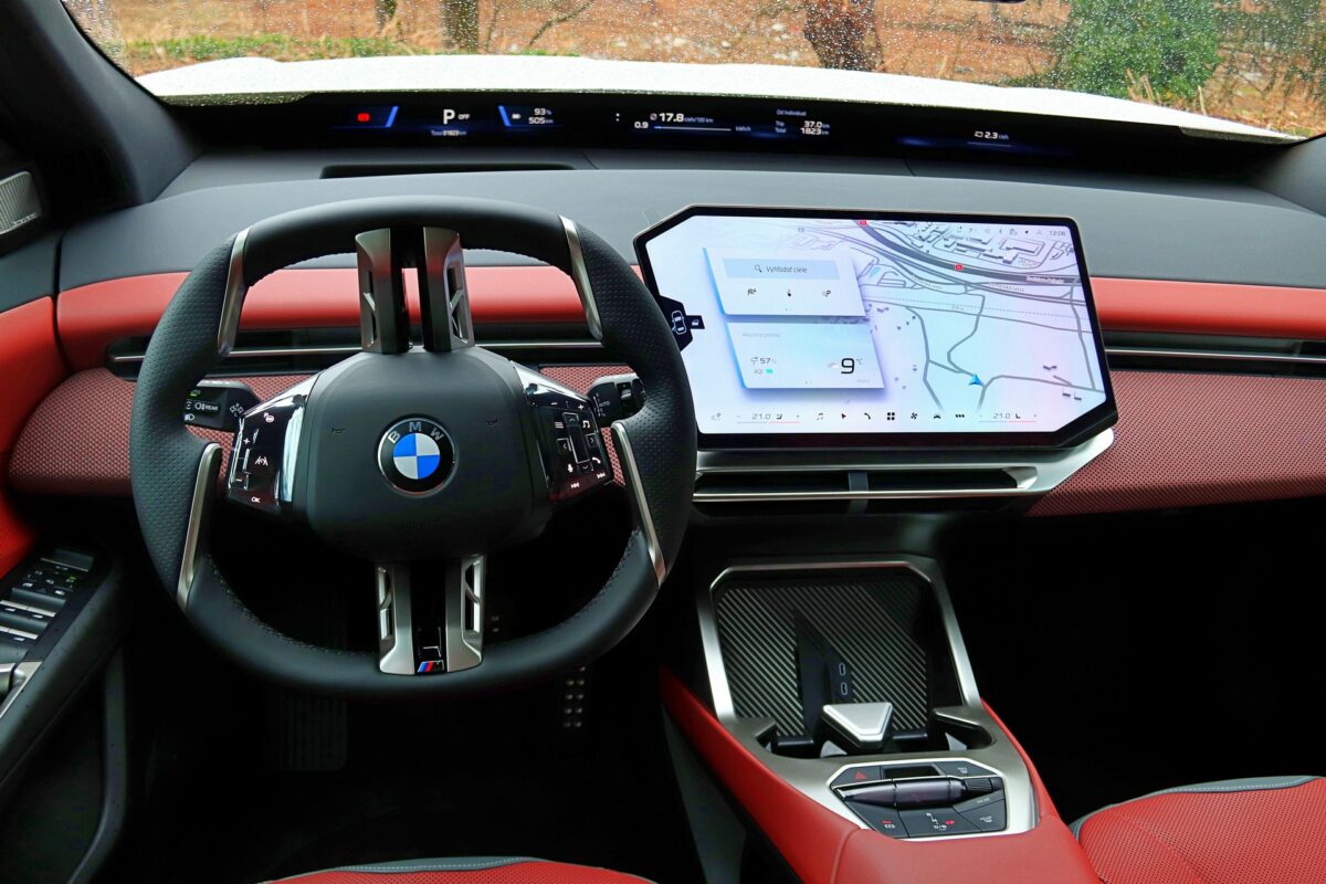 Bmw_ix3_31.jpg