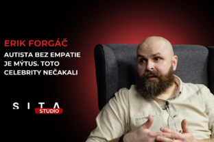 Erik Forgáč v rozhovore s Kristínou Valovičovou počas nahrávania video podcastu v Štúdiu SITA.