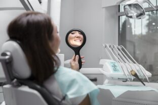 Freepic close up patient looking mirror.jpg