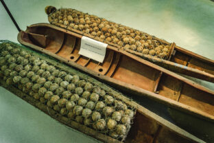 Cluster bomb, kazetová, munícia