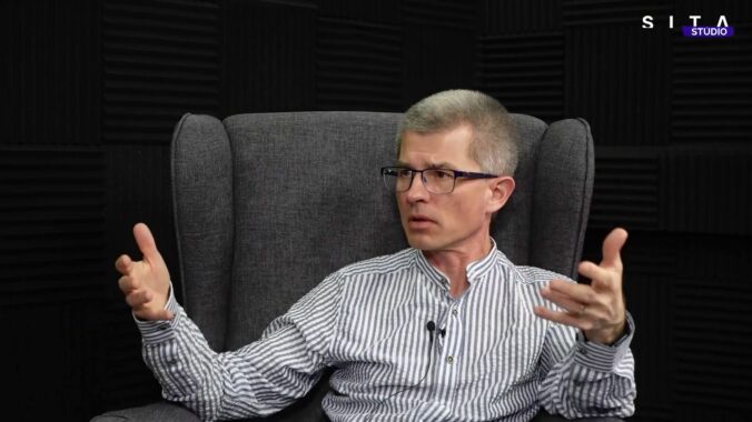 Konzervatívna kaviareň 42 Daniel Lukáč