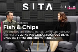 Lenka Bartoš Čapková v rozhovore s Matejom ,,Mettom" Martinčekom počas nahrávania video podcastu v Štúdiu SITA.