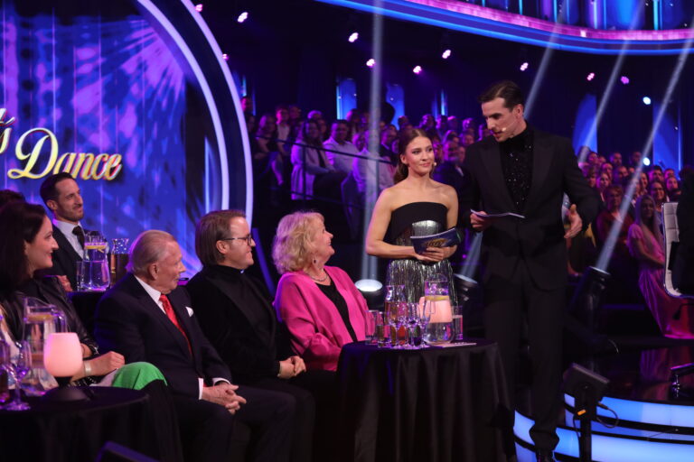 Fotografie Let's Dance 2026 (tretí priamy prenos): Vypadol druhý pár, najmenej bodov mal Mokrý a Koleník bol druhý